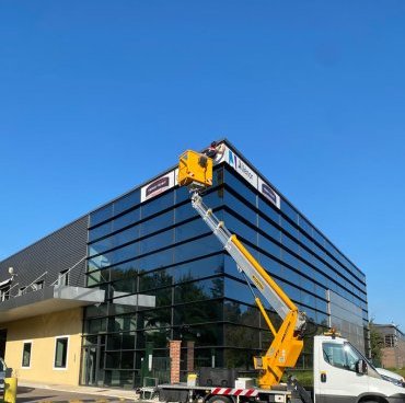 Service de pose d’adhésifs par NEW PUB